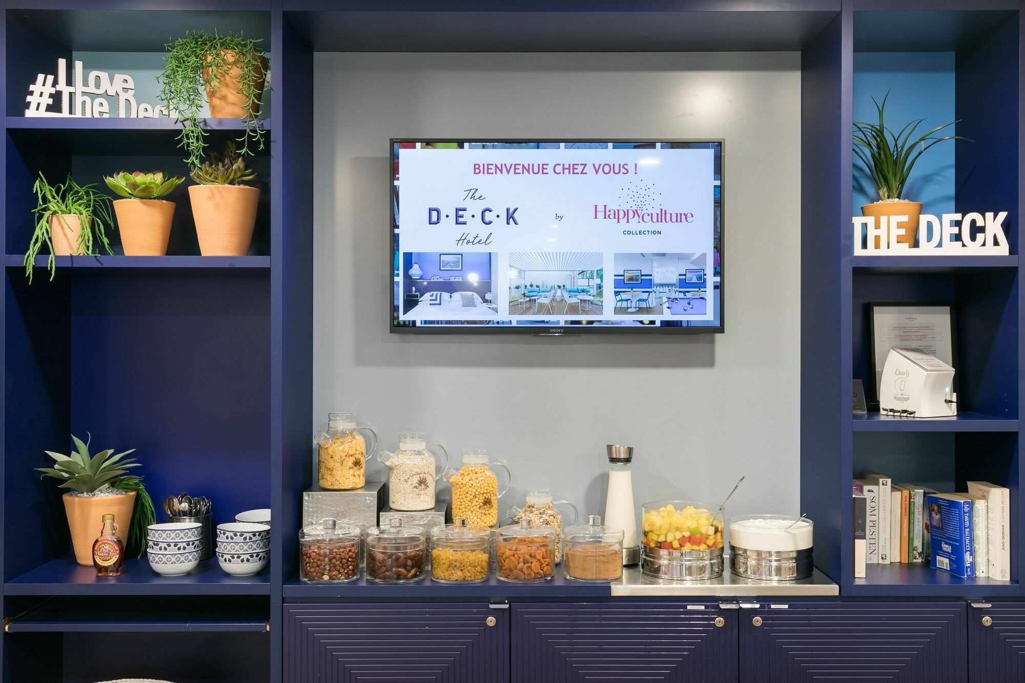 The Deck Hotel By Happyculture Ницца Экстерьер фото